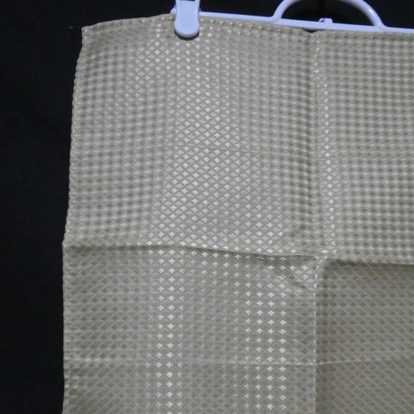 SET OF 19 shiny gold napkin squares - Picture 2 of 8